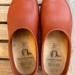 Gardenheir Italian Garden Clogs in Terracotta Color Size 37